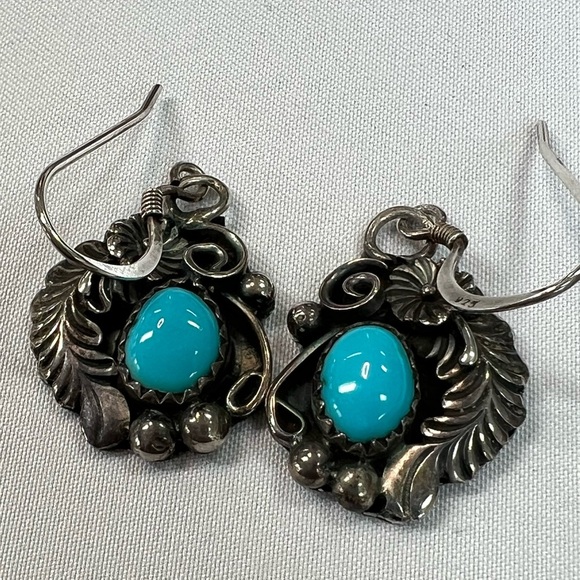 Vintage Navajo Robert Becenti matching Earrings and Pendant - Picture 11 of 11